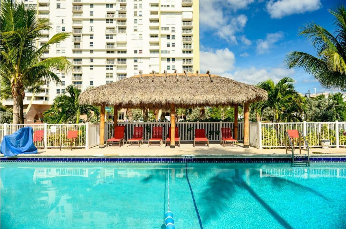 Oceans Beach Resort & Suites Pompano Beach Εξωτερικό φωτογραφία